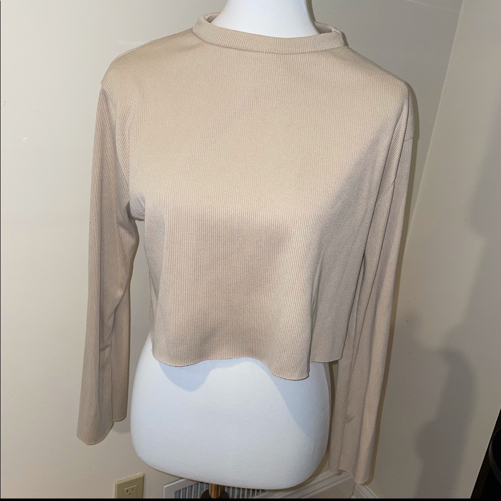Ribbed Long Sleeve Crop Top - Picture 4 of 9